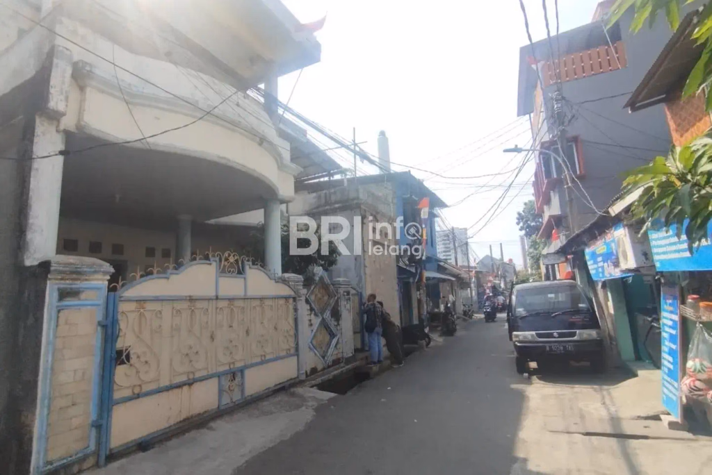 Rumah Komaruddin II Cakung Jaktim, LT 182 m2, Harga 800 Jt foto 3
