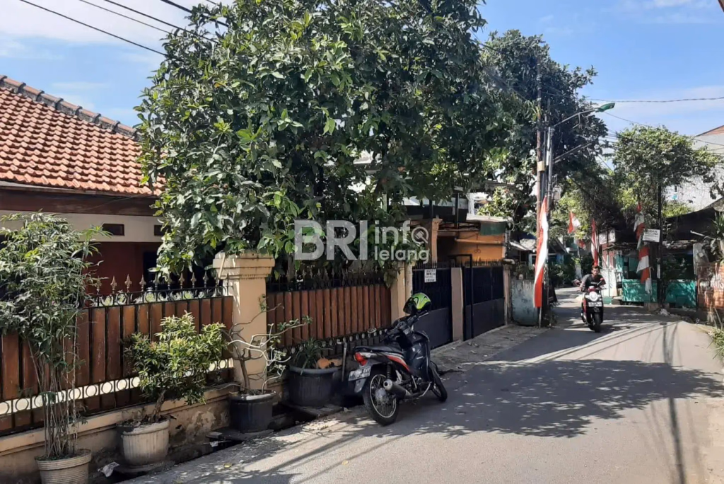 Rumah KH Azanie Duren Sawit Jaktim, Investasi Oke! foto 3