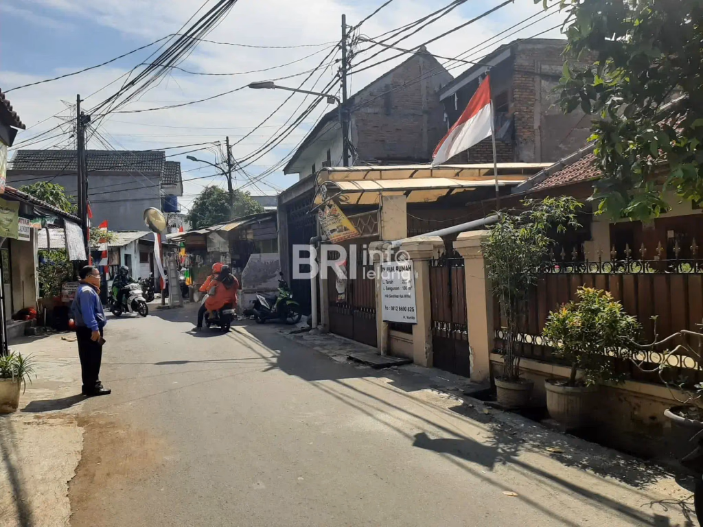 Rumah KH Azanie Duren Sawit Jaktim, Investasi Oke! foto 4
