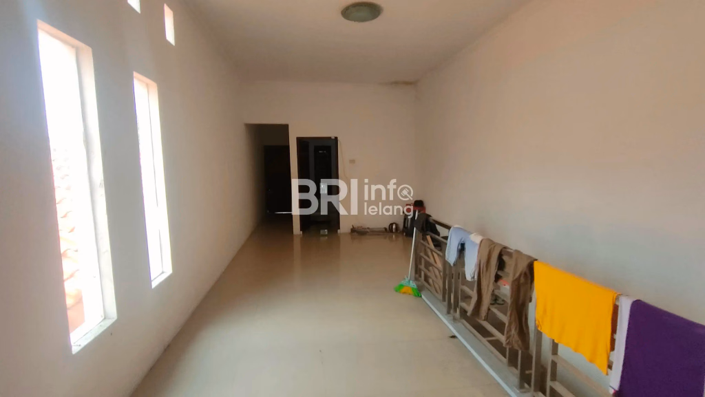 Rumah Jl. Skip Ujung Utan Kayu Jakarta Timur, Strategis foto 3
