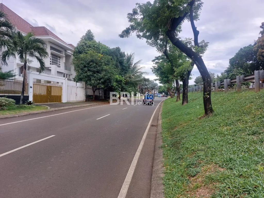 Rumah Kota Wisata San Fransisco Jaktim, Tanah Luas 495 m2 foto 2