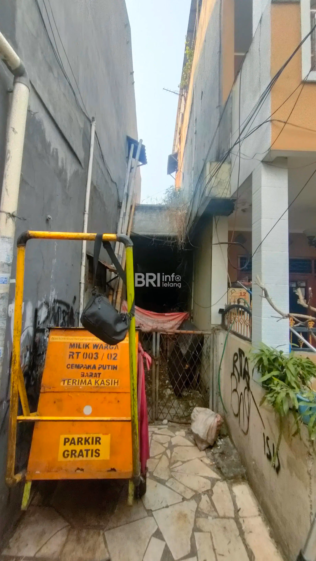 Rumah Cempaka Raya Jakpus, Harga Miring! LT 105 m2 foto 4