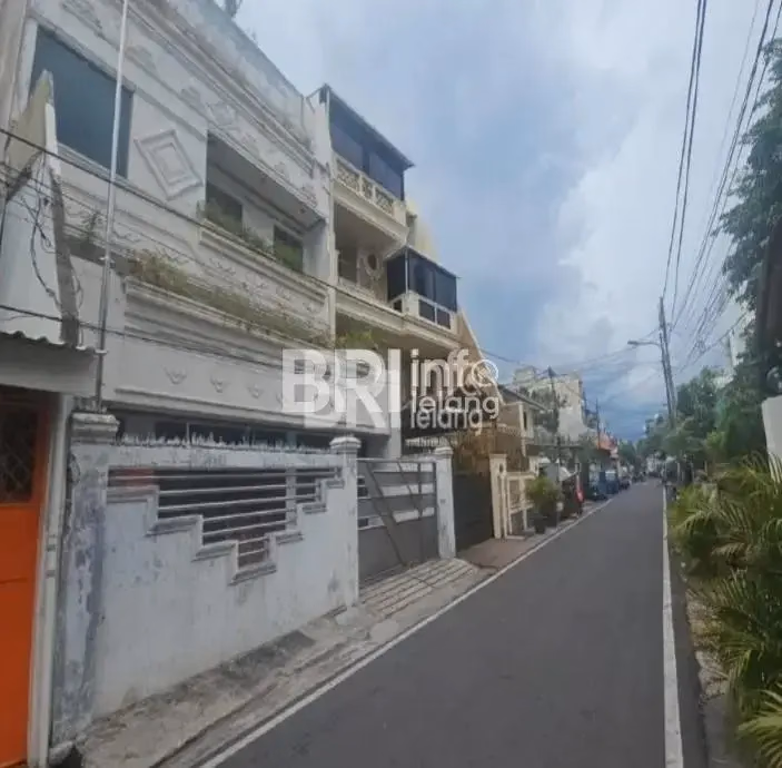 Rumah Taman Sari Jakarta Barat, Bangunan Luas 287 m2 foto 3