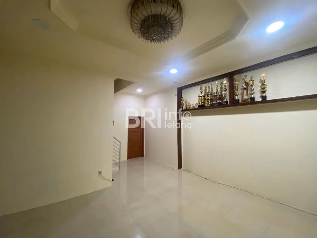 Rumah Jelambar Utama Sakti Jakbar, Investasi Terbaik! foto 6