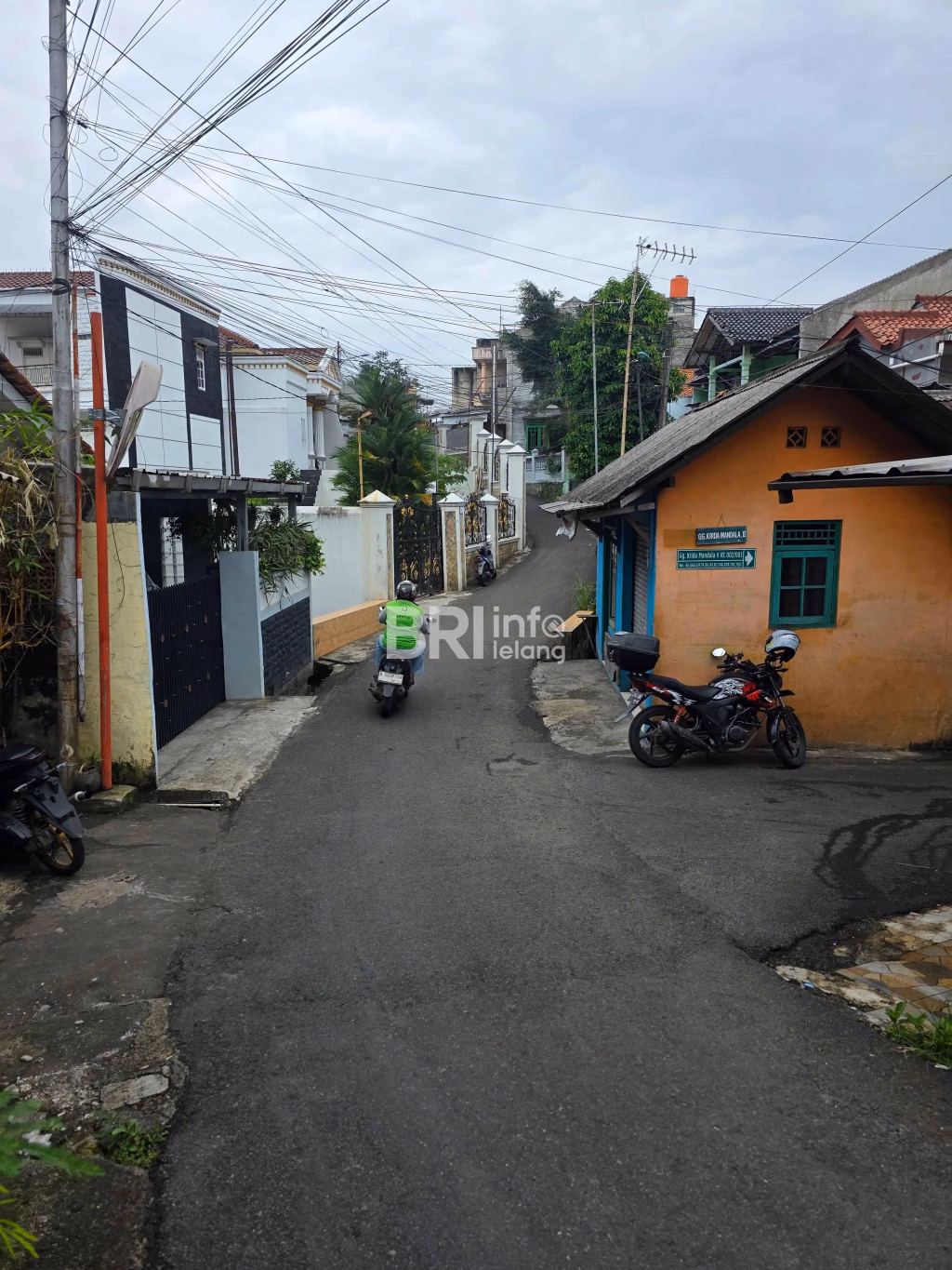 Rumah Jl. Mandala Pasar Rebo Jaktim, Luas 144 m2, Harga Murah foto 3