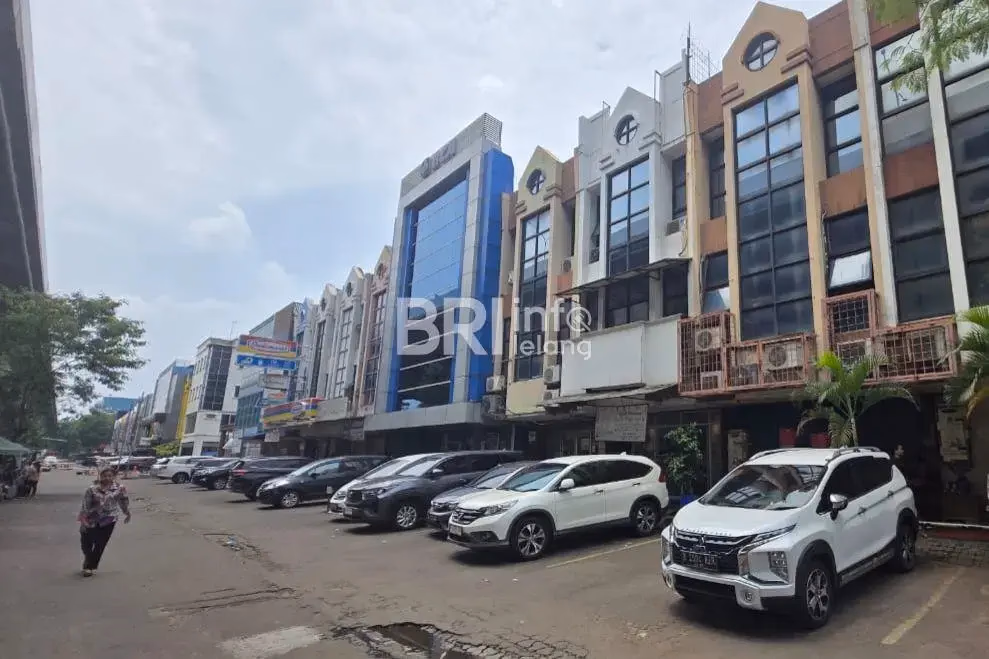 Ruko Raya Timur Boulevard Kelapa Gading, Harga Miring! foto 2