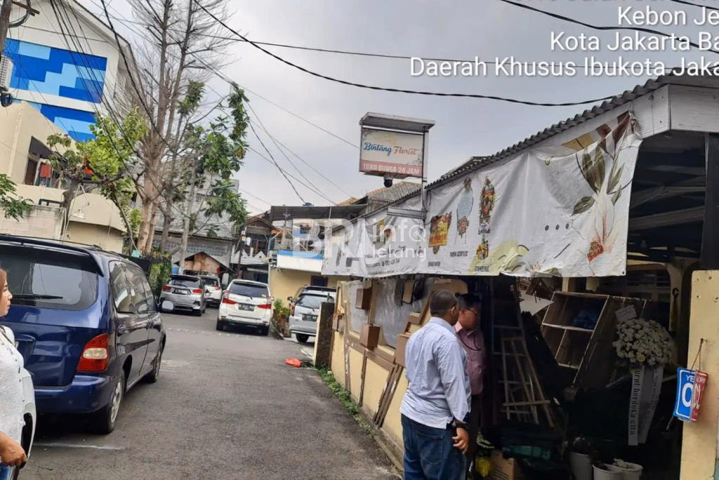 Rumah GG Buntu Kebon Jeruk Jakbar, Tanah Luas 224 m2 foto 3