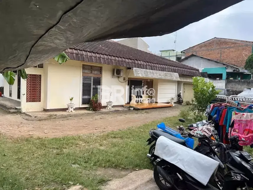Rumah Jl. Masjid Al-Khoiriyah Jaktim, Tanah Luas 891 m2, Harga Miring! foto 2