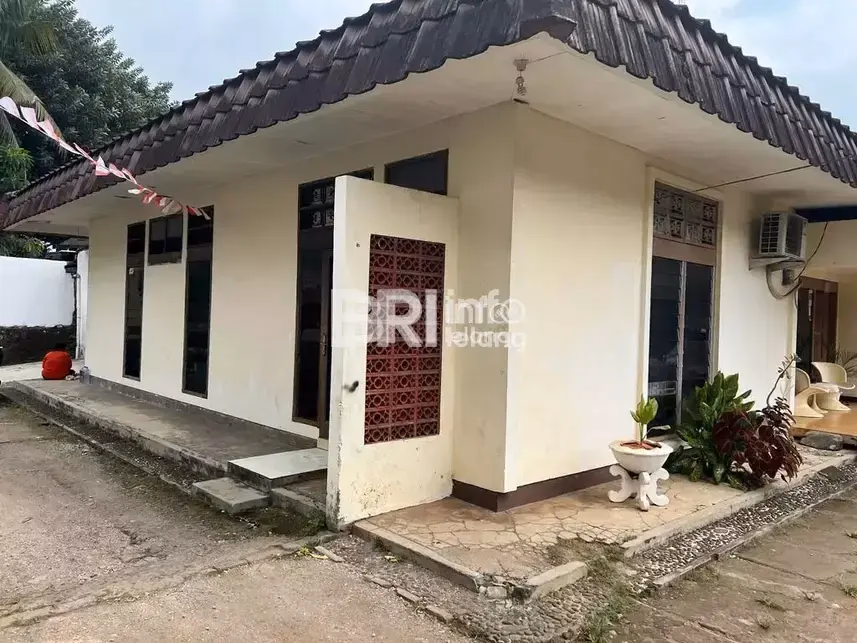Rumah Jl. Masjid Al-Khoiriyah Jaktim, Tanah Luas 891 m2, Harga Miring! foto 3