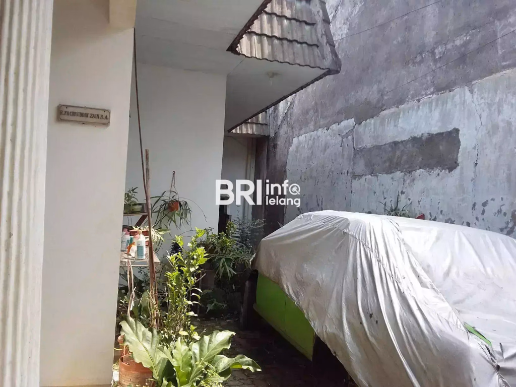 Rumah Jl. Baping Ciracas Jaktim, Tanah Luas 697 m2 foto 2