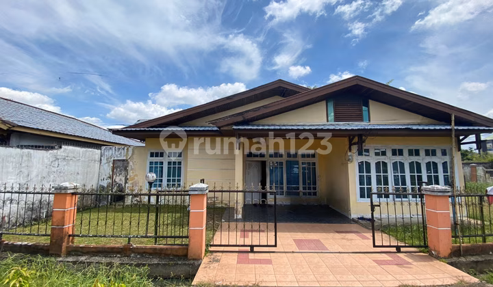 Rumah lelang Pontianak