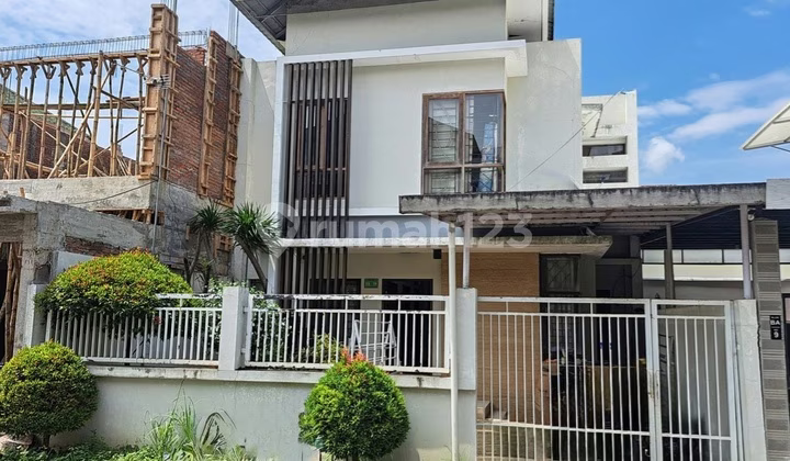 Rumah lelang Lombok Barat