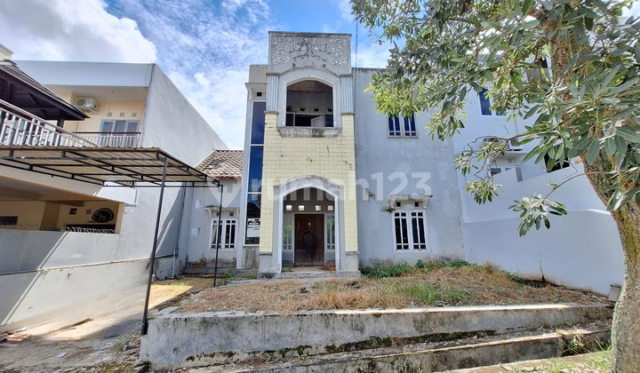 Rumah lelang Samarinda