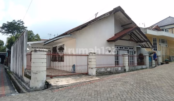 Rumah lelang Malang