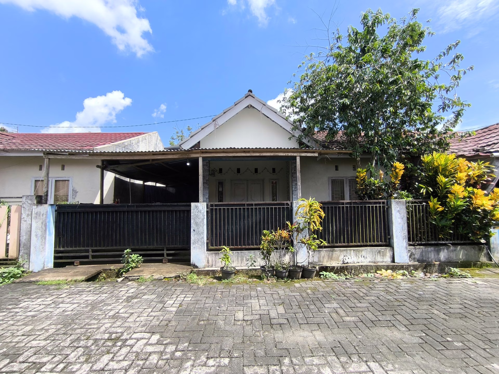 Rumah lelang Kota Manado