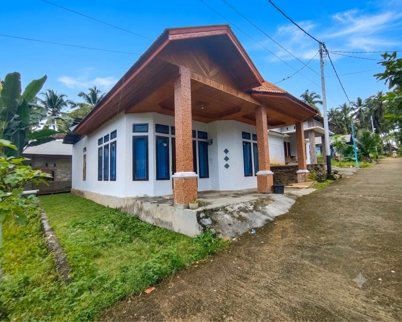 RUMAH TINGGAL DI KOTA PADANG 171m² – Rp 140 Juta