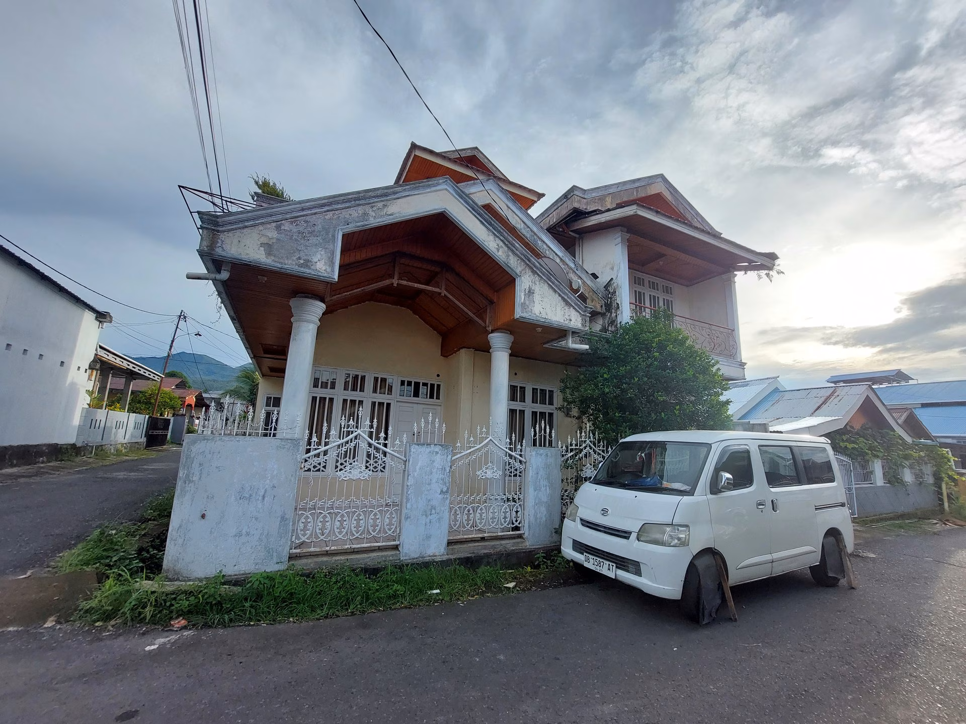 Rumah lelang Kab. Minahasa