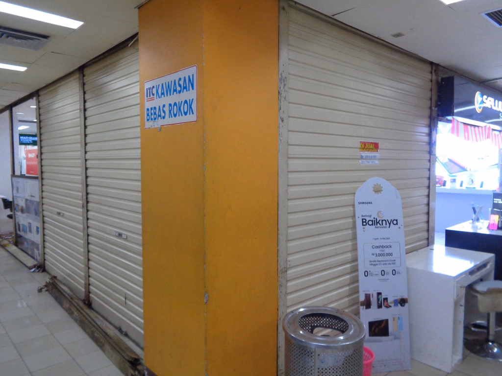Komersil lelang Blok C