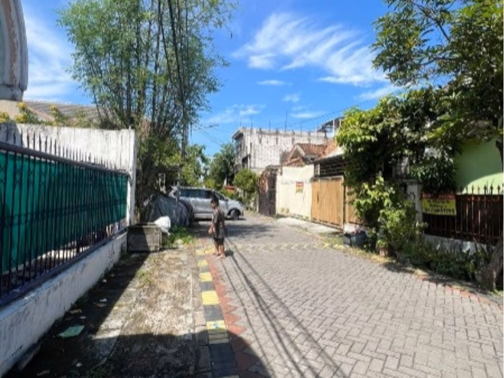 Rumah lelang Kota Surabaya
