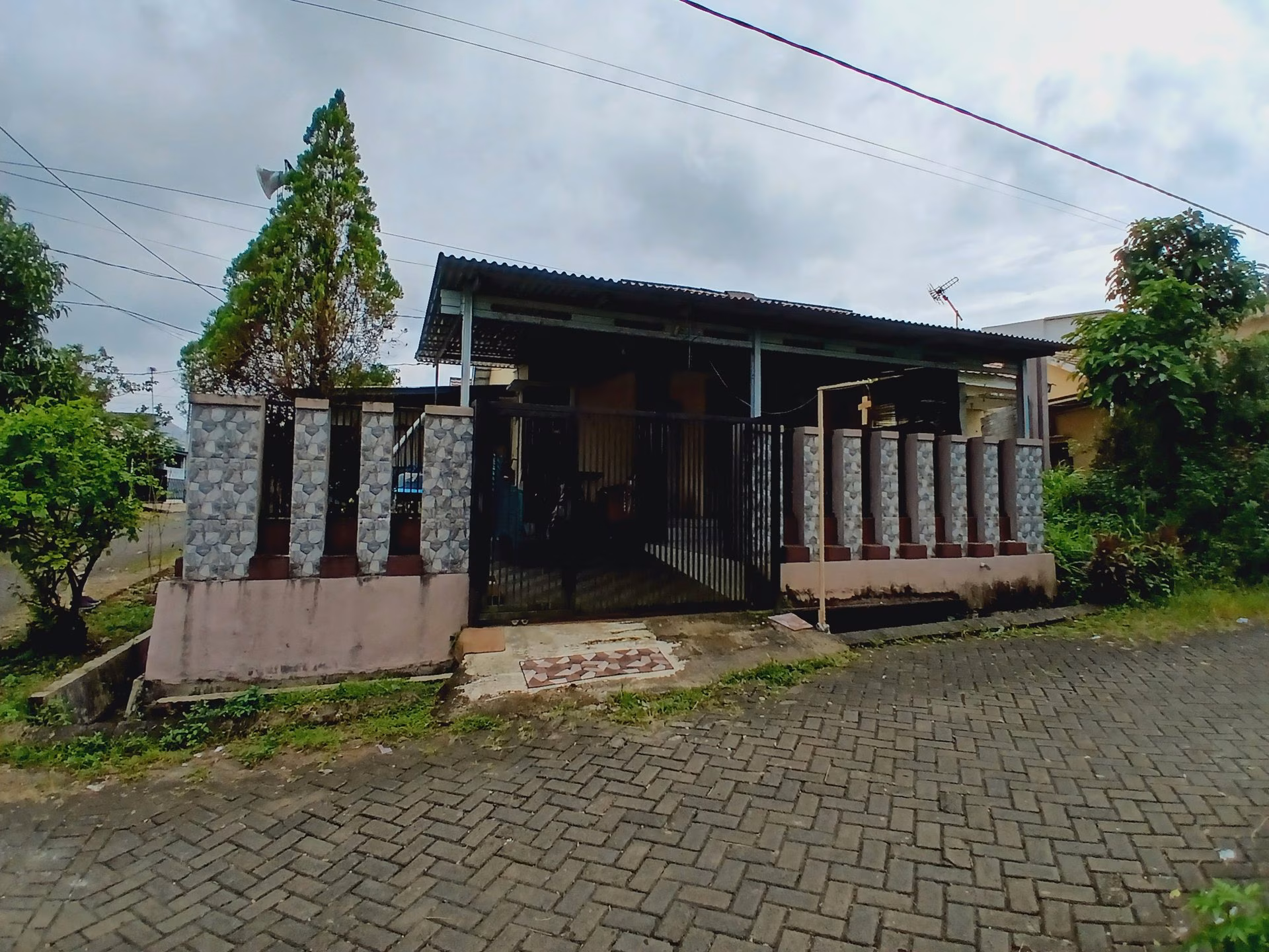 Rumah lelang Kota Manado