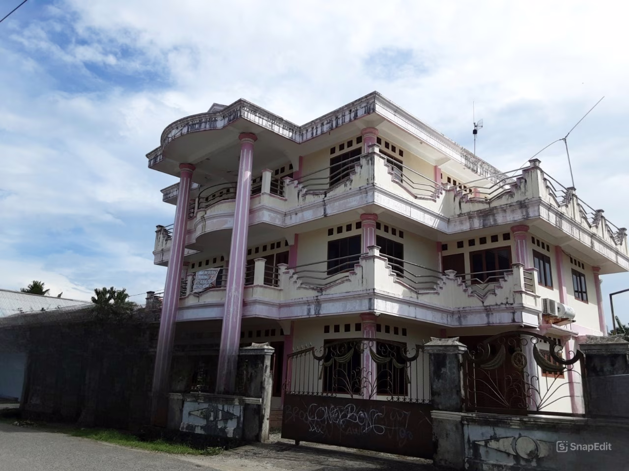 Rumah lelang Kab. Manokwari