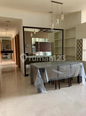 Sewa Apartemen Senayan Residence 3 Bedroom Lantai Rendah View Golf - foto 3