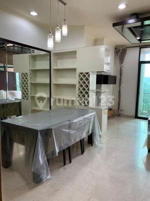 Sewa Apartemen Senayan Residence 3 Bedroom Lantai Rendah View Golf - foto 4