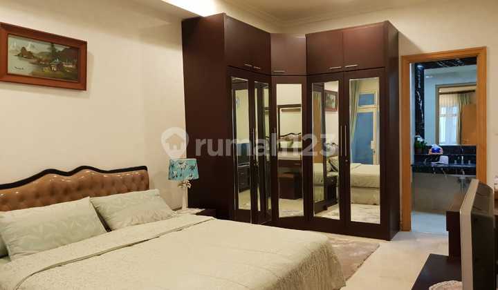 Disewakan Apt Senayan Residence 1BR 75m2 Full Furnish Private Lift