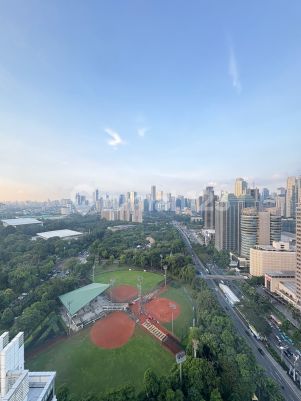 Sewa Apartemen Fx Residence Sudirman View Gbk Type 3 Br Size 130 Sqm Harga 25 Juta Per Bulan - foto 3