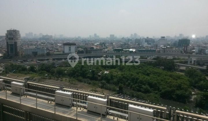 Apartemen 3 Bedroom Semi Furnish Taman Anggrek Jakarta Barat - foto 1