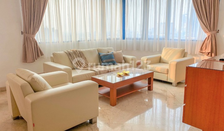 DIJUAL Dibawah NJOP Apartemen Park Royale 3 bedroom unit bagus furnished - foto 1