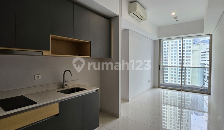 Apartemen Taman Anggrek Jual Studio 65m² - Unit apartemen 2 lantai di Tam #481749