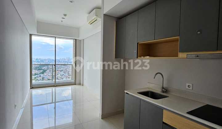 Dijual Cepat 3 Bedroom Apartemen Taman Anggrek Residences - foto 1