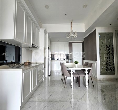 Unit Elegan - Modern Classic Luxury, Langkah ke Mall Taman Anggrek - foto 1