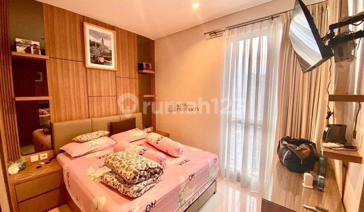 Investasi Cerdas, Hunian Berkelas."Dijual Apartmen 3Br di Suite Taman Anggrek Residence Bonus Furnsihed Lokasi Strategis Cocok untuk Hunian dan Investasi - foto 1