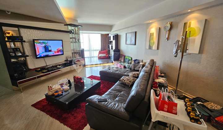 Apartemen Taman Anggrek Jual 3BR - Apartemen 34 lantai di Taman A #621667