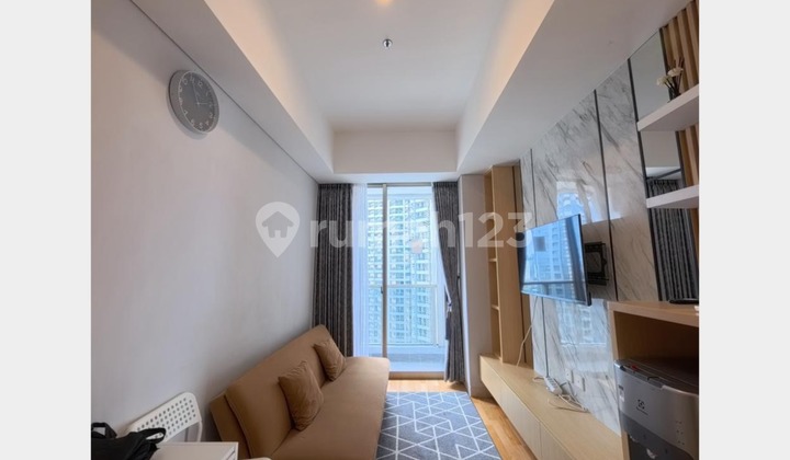 Apartemen Taman Anggrek Dijual Tipe Corner 2 BR Full Furnish Rapi - foto 1