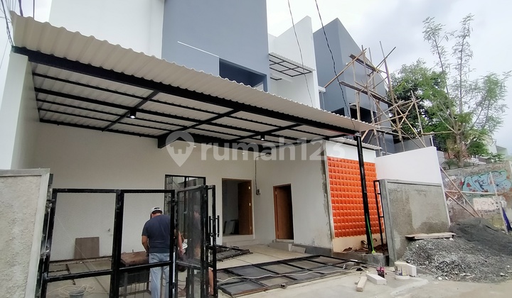 Rumah Baru di Kemanggisan Jakarta Barat - foto 1