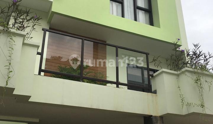 Rumah baru di bangun lokasi di komplek RCTI kebun jeruk jakarta barat bangunan 2,5 lantai mewah - foto 1