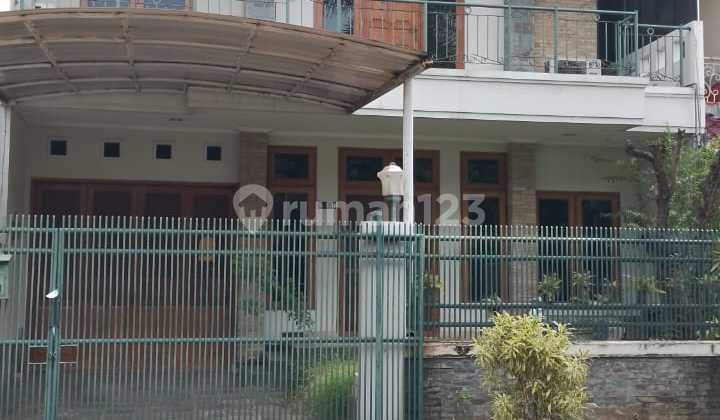 Rumah di Puri Kencana Blok K Luas 180 M² Hadap Selatan 2 Lantai - foto 1