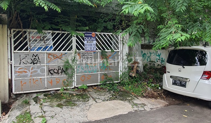 Rumah di Jalan Taman Katalia Utara, Jakarta Barat - foto 1