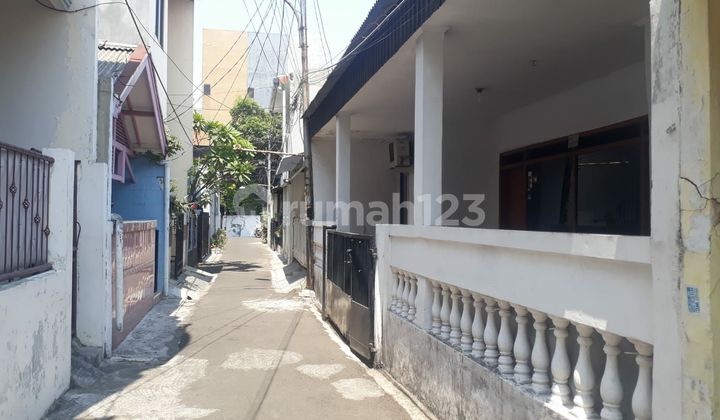 Rumah Tua Tanjung Duren bisa Bangun Ulang Jadi 2 Rumah Murahhh - foto 1