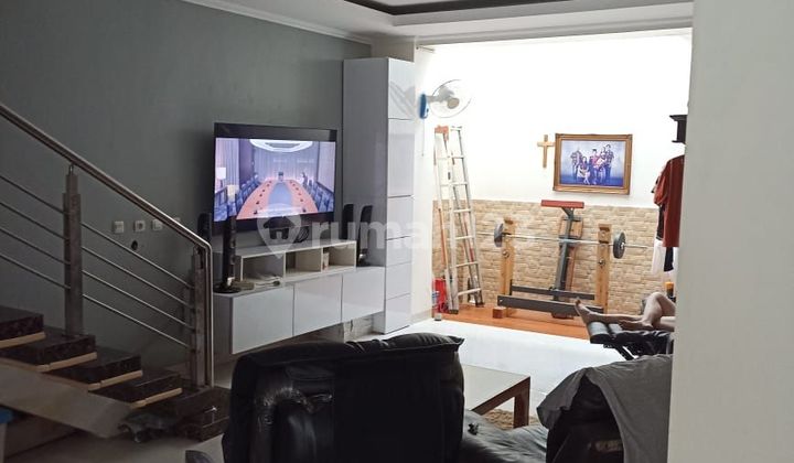 Rumah Siap Tinggal 2 LT di Taman Surya 5 Kalideres Jak Bar - foto 1
