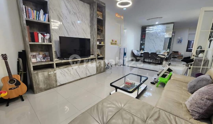 Rumah Bagus di Cluster Eropa Green Lake City Semi Furnish Nego - foto 1