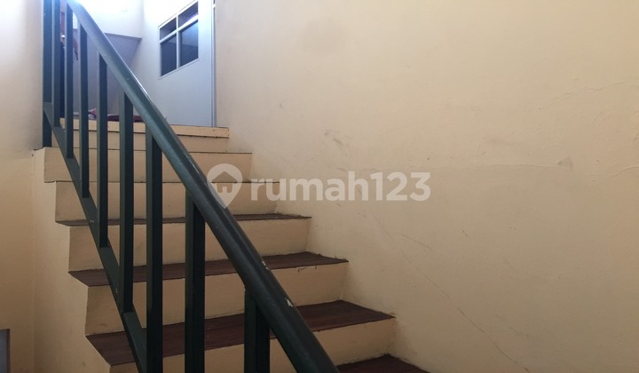 Murah Rumah Tua 2Lantai Dekat Area Perkantoran dan Pusat Kota Butuh Renovasi Unfurnished - foto 1