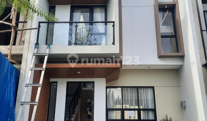 Puri Botanical Magnolia Properti Idaman 3Lt Joglo Design Mewah Banyak Pencahayaan - foto 1