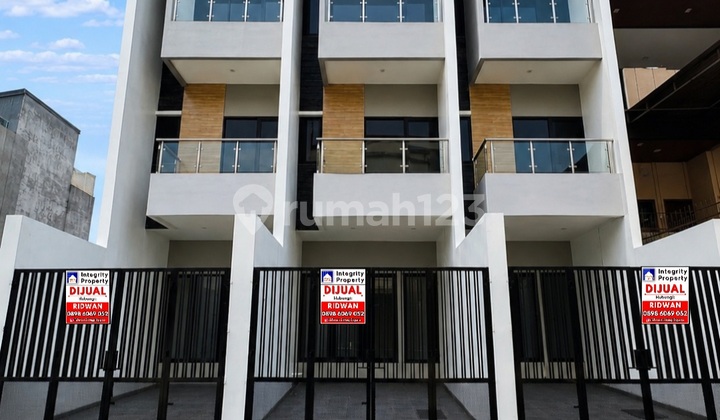 Ip2820 Rumah Baru Dalam Komplek Kavling Polri Jelambar - foto 1