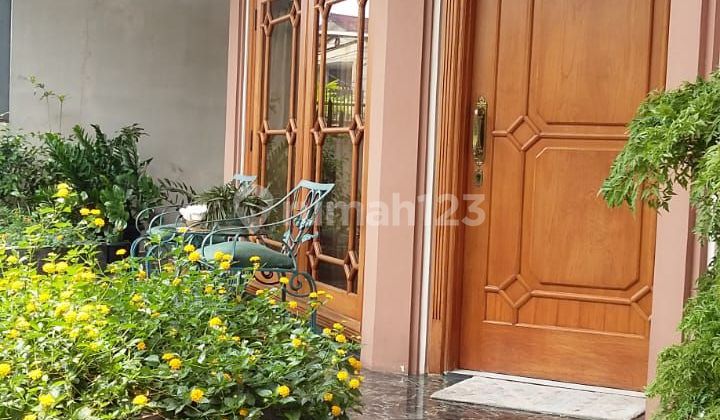 Rumah Mewah 2 Lantai di Taman Aries Kembangan Jakarta Barat - foto 1