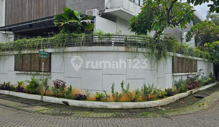 Dijual Rumah Hook Luas Jakarta Barat Semi Furnished Shm Di Taman Villa Meruya - foto 1