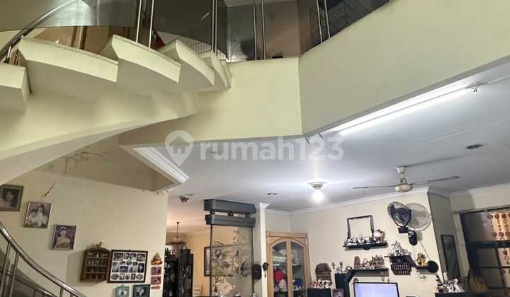 Rumah Green Garden 300m2 Blok M Favorite Rumah Tidak Banjir - foto 1